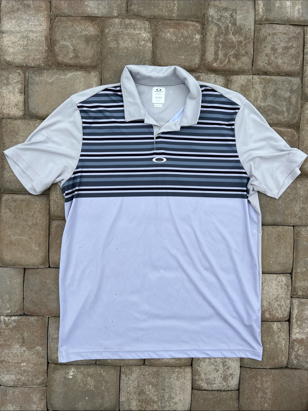 Oakley Men’s Light Gray & Black Striped Performance Polo